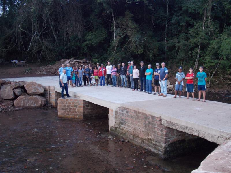 Passo do Cruzeiro beneficia 50 famílias