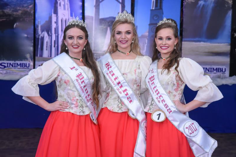 Lizene, Larissa e Carla são as novas Soberanas de Sinimbu