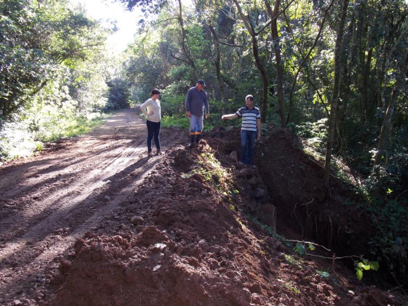 Sinimbu recupera estrada de acesso à RSC-153