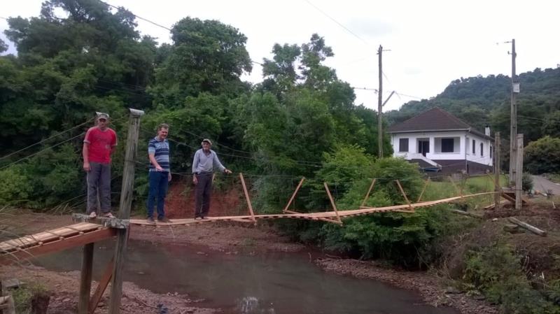 Ponte pênsil na Linha São João será concluída amanhã