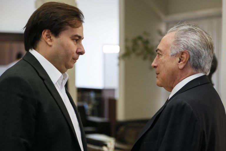 Temer e Rodrigo Maia discutem reforma da Previdência durante reunião no Alvorada