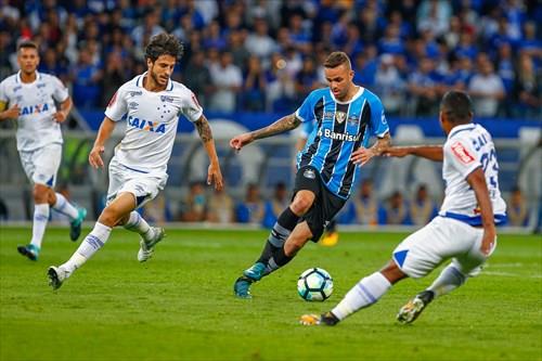 Nos pênaltis, Grêmio é superado pelo Cruzeiro e deixa a competição