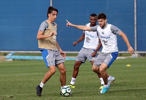 Grêmio joga contra Vitória-BA para se garantir no G4