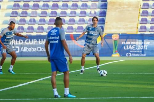 Tricolor realiza primeiro treino nos Emirados Árabes