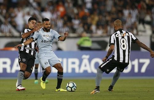 Com reservas, Grêmio é derrotado pelo Botafogo fora de casa