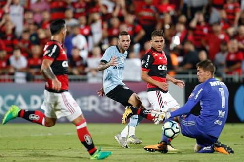 Grêmio vence o Flamengo e retoma vice-liderança do Brasileirão