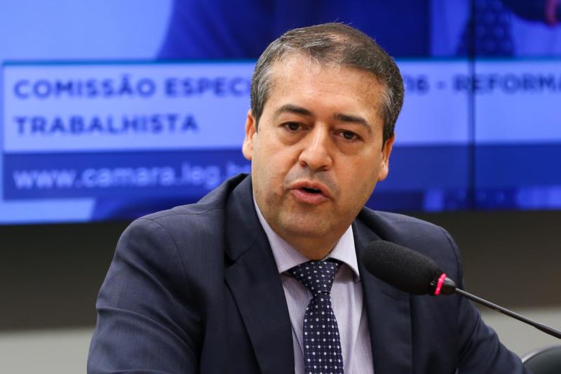 Em pronunciamento, ministro diz que reforma trabalhista consolida direitos