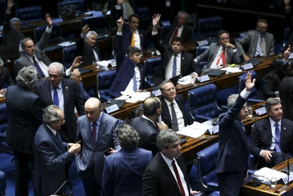 Senado aprova e reforma trabalhista vai para sanção de Temer