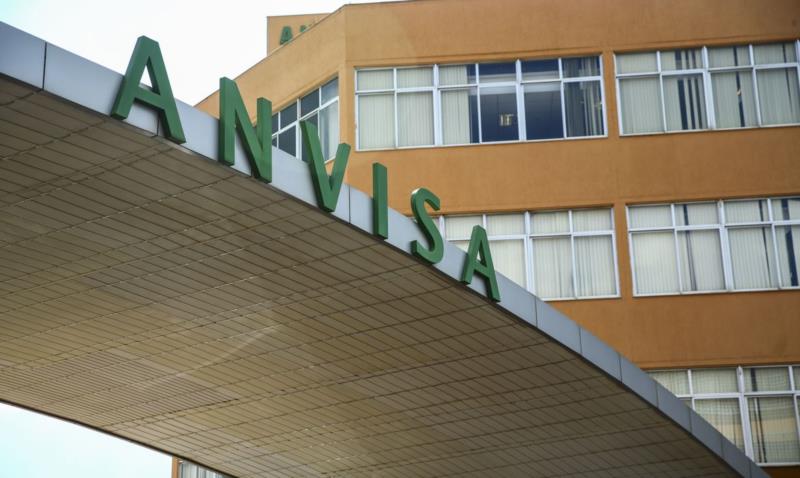 Anvisa decide neste domingo se aprova uso emergencial de vacinas contra Covid-19