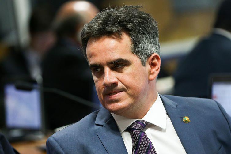 Polícia Federal conclui buscas em gabinetes de deputado e senador