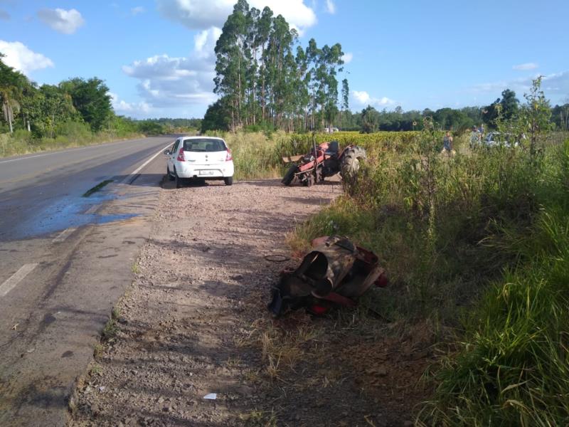 Acidente entre caminhonete e trator é registrado na RSC-153 em Vera Cruz