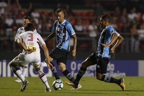 Grêmio empata com o São Paulo no Morumbi