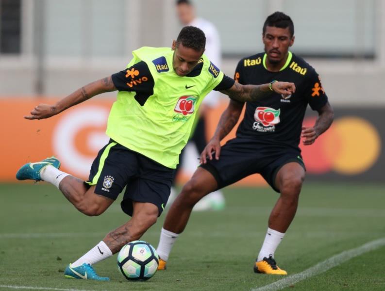 Seleção treina em Porto Alegre para jogo com Equador