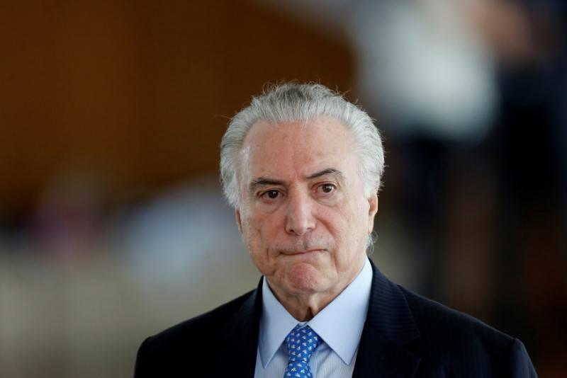 Temer tem aposentadoria suspensa por não provar que está vivo