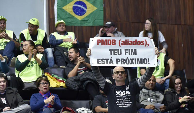 Assembleia derrota Sartori em plano de privatizar estatais