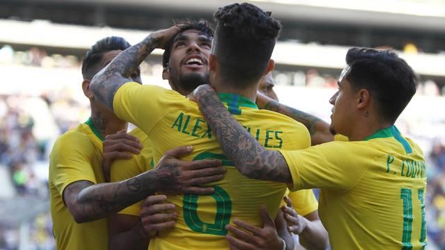 Brasil fica no empate em 1 a 1 com o Panamá