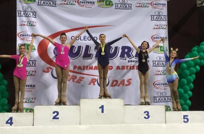 Xlise conquista duas medalhas de ouro no Brasileiro de Patinação