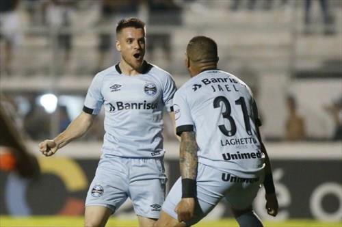 Grêmio vence a Ponte Preta com time misto fora de casa