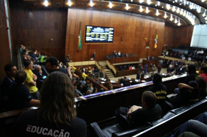 Assembleia Legislativa aprova extinção da licença-prêmio e restringe progressão de carreira de servidores