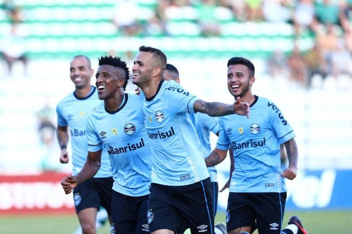 Grêmio goleia o Juventude e encaminha classificação