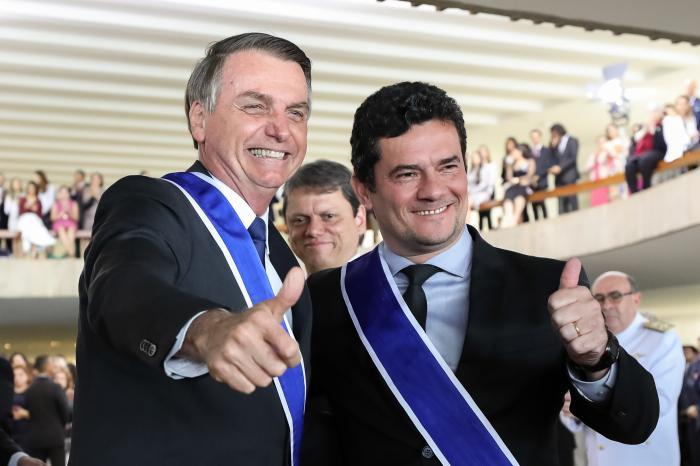 Bolsonaro afirma que irá indicar o Sérgio Moro para vaga no STF