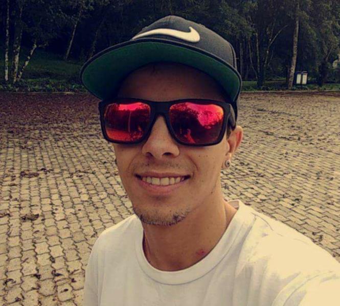 Mergulhadores de Porto Alegre encontram corpo de jovem