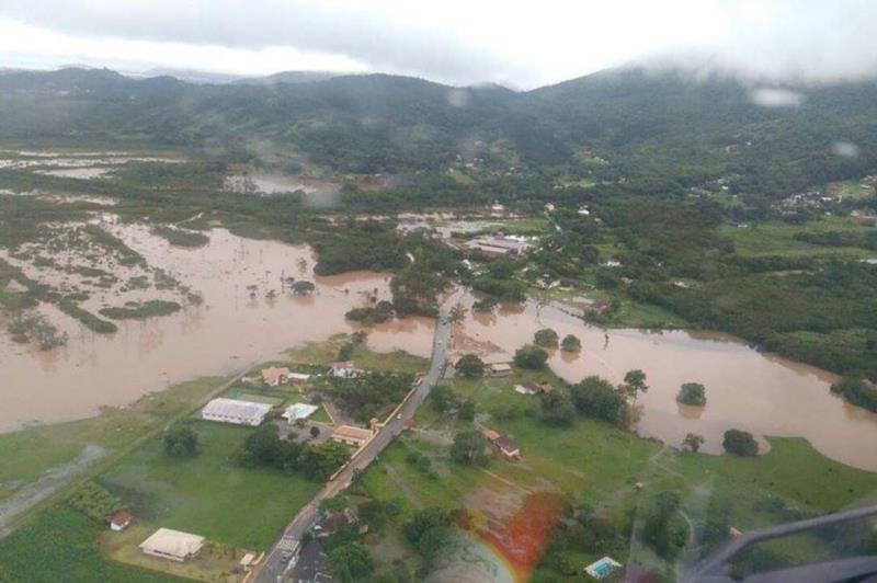 Sobe para 25 número de municípios de Santa Catarina afetados por chuvas