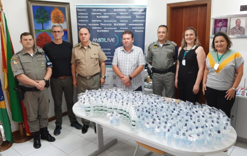 Empresas doam 250 kits de álcool em gel para Brigada Militar do Vale do Rio Pardo