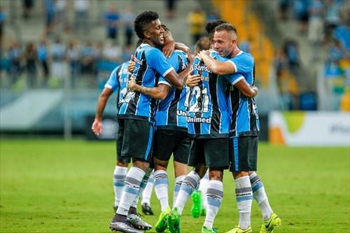 Grêmio vence e garante vaga no mata-mata da Primeira Liga