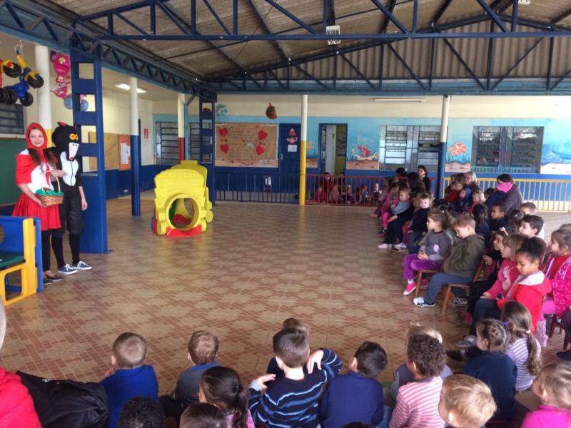 Teatro e oficinas incentivam alimentação saudável nas escolas