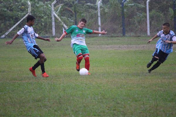 Duas goleadas no feriado pela Copa CFC Celso