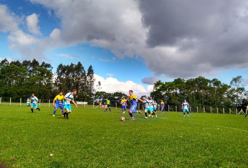 União goleia, fica com a última vaga e define vagas