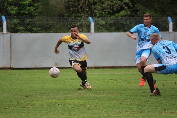 Três partidas completam rodada inicial da Copa CenterTech neste domingo