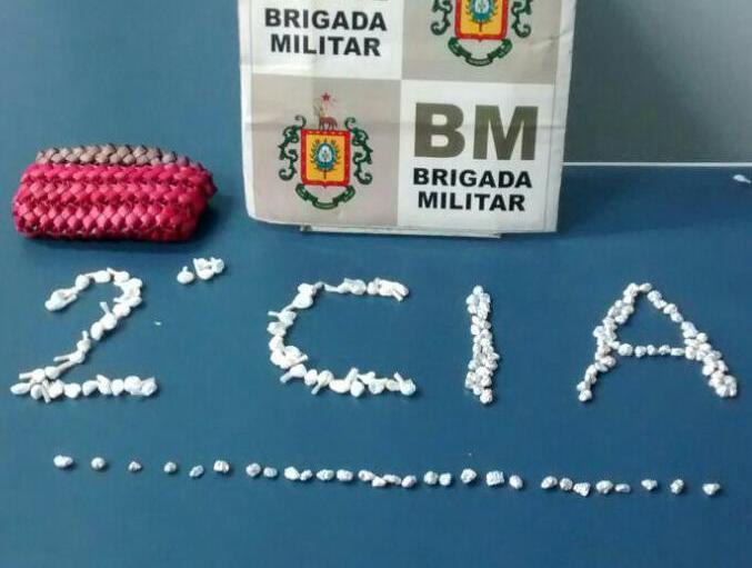 Adolescente de 16 anos é apreendido com drogas em Santa Cruz