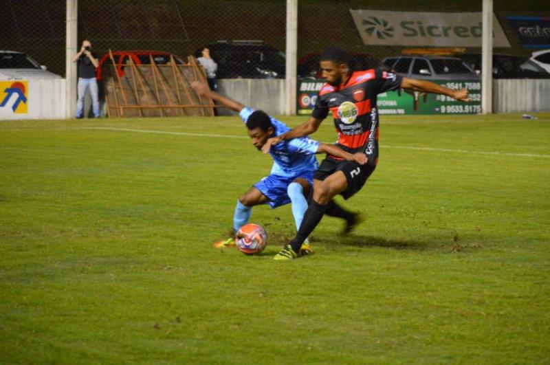 Guarani vence e assume a liderança