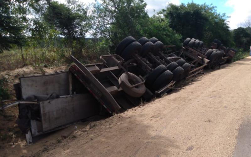 Exame de caminhoneiro que morreu em acidente em Vale Verde testa negativo para Covid-19