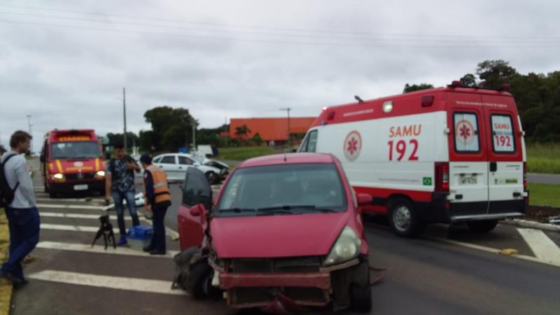 Acidente entre dois carros deixa três pessoas feridas em Venâncio Aires