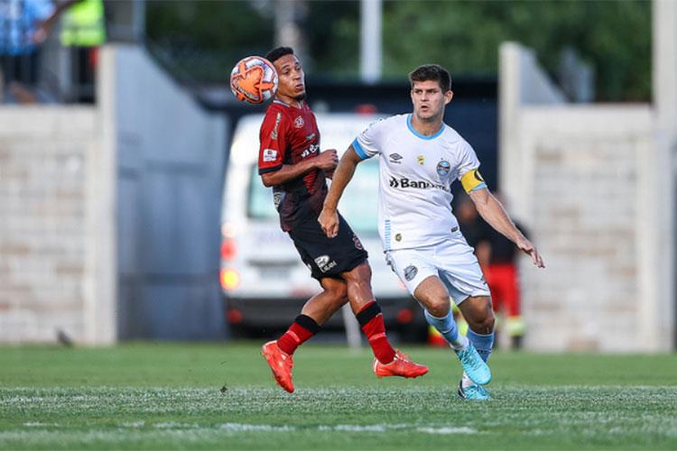 Grêmio fica no zero a zero