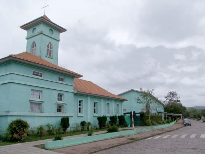 Estado autoriza início de obras em escolas