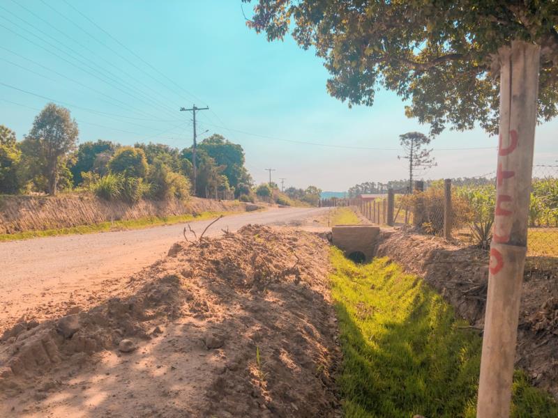 Obra de asfaltamento bloqueia trânsito em Linha Sapé nesta semana