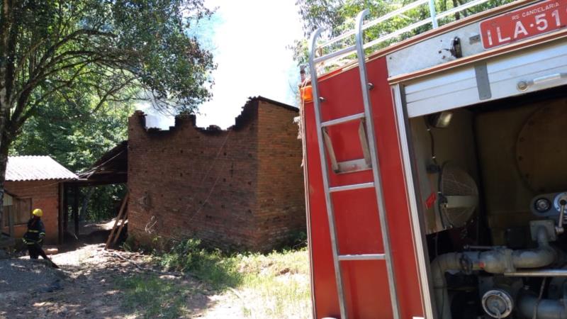 Incêndio destrói mais uma estufa de tabaco em Candelária