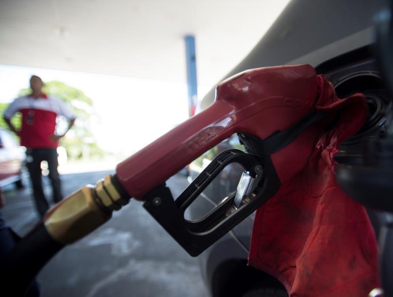 Preço da gasolina e do diesel tem novos reajustes nas refinarias