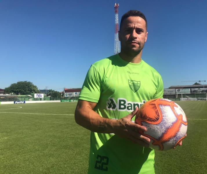 Quem é Tito, melhor em campo contra o Corinthians e esperança do Avenida contra o Inter