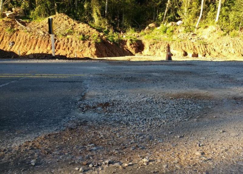 Obras na pista causam engavetamento na RSC-287