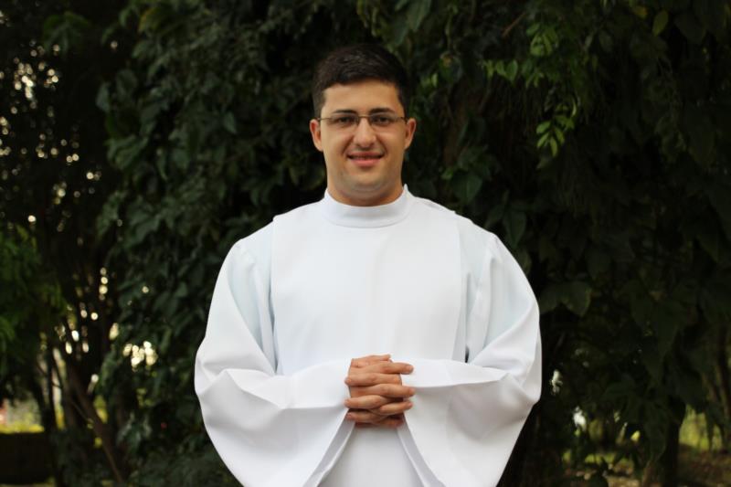 Diocese prepara ordenação diaconal de seminarista santa-cruzense