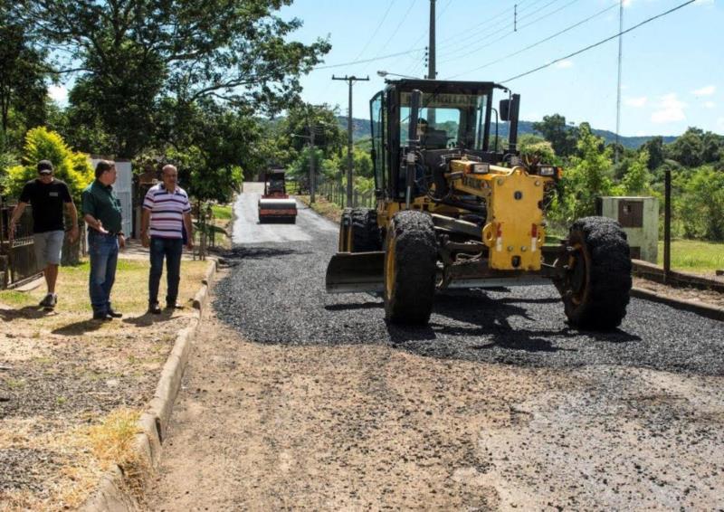 Rua Mário Quintana é pavimentada em Santa Cruz