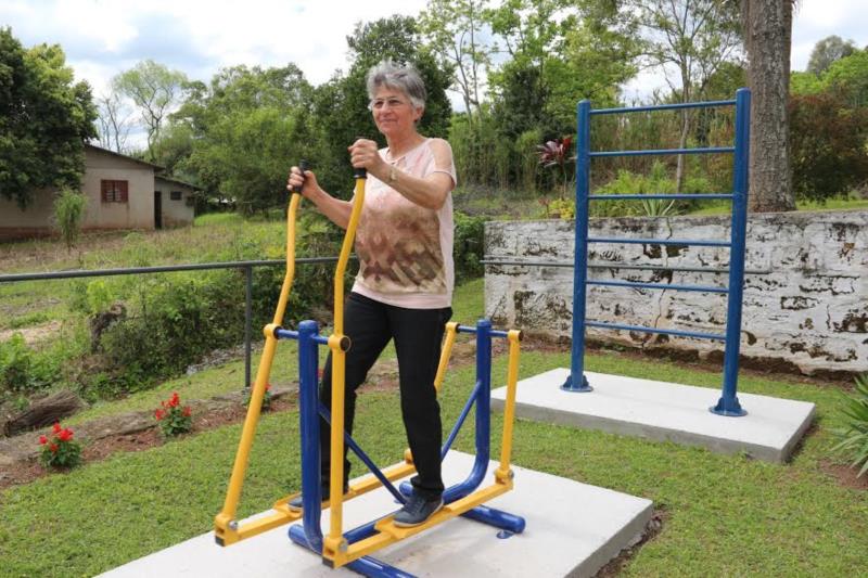 Prefeitura de Venâncio Aires inaugura academia em Vila Palanque