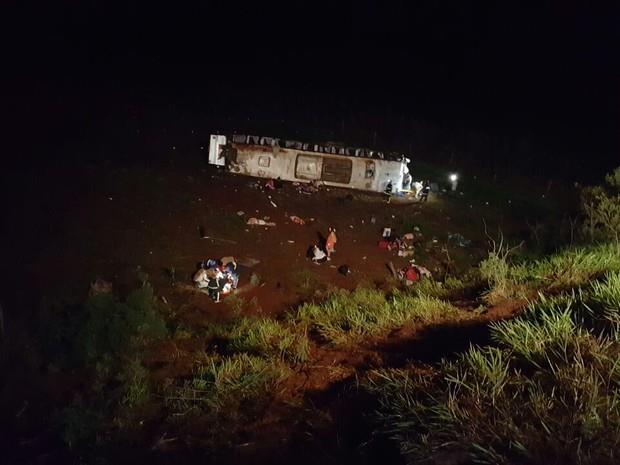 Sete pessoas morrem em acidente de ônibus no Paraná