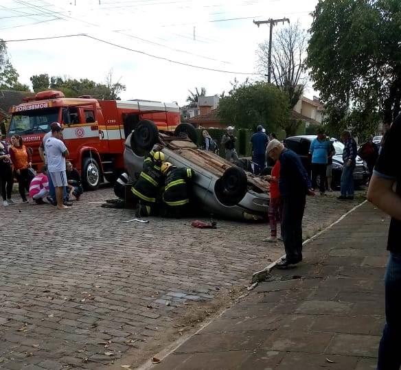 Acidente deixa duas pessoas feridas no centro de Venâncio Aires