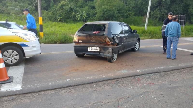 Carros colidem na BR-471 e congestionam o trânsito